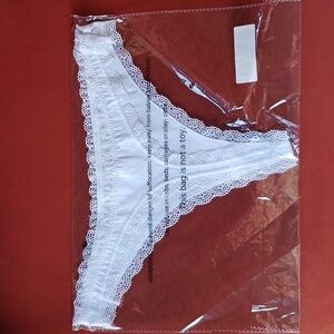 Fredericks of Hollywood panties Size 1XL New white